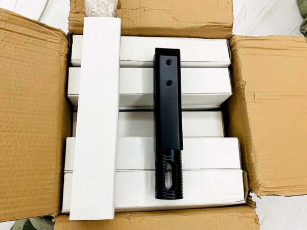 RC05 Matt Black Outdoor Available Core Hole Frameless Glass Spigot Square Stable 10-18mm Glass - Image 4