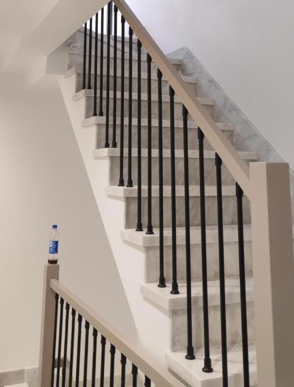 WT8040 Decorative Aluminum Handrail Posts Durable & Low Maintenance Stair Solution - Image 2