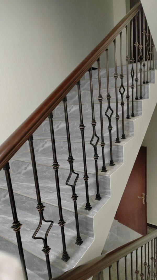 WTH5005 High Quality Black Wrought Iron Railing Spindle 950mm for Stair