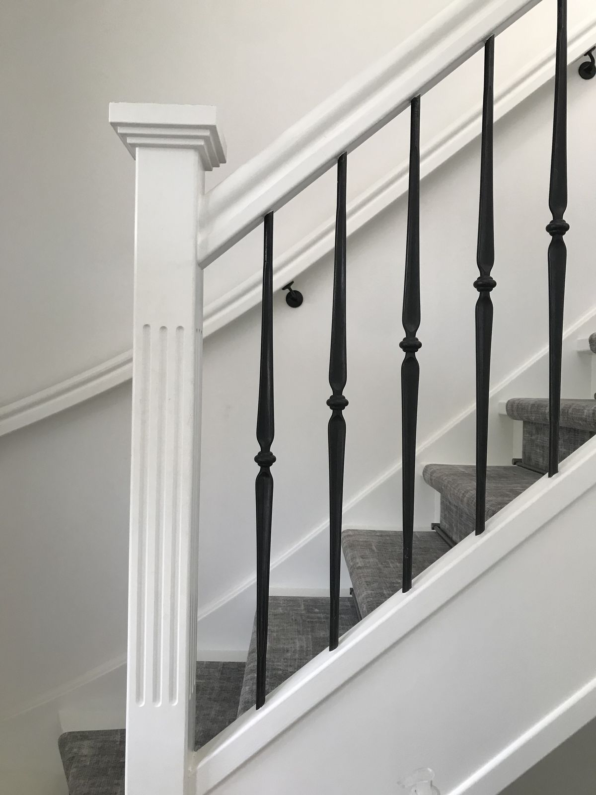 WTH5010 Custom Matt Black Square Post Stair Railing Modern Design for Villa Application - Image 3