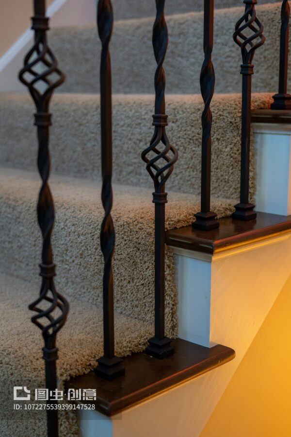 WTH5036 Modern Luxury Wrought Iron Stair Railings New Design Luxury Wrought Iron Post for Villa Durable Feature