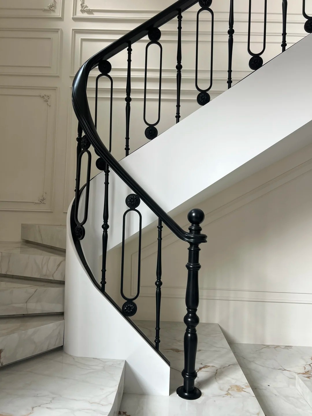 WTH5305 Modern Design Balustrade Post for Stairs Balcony Pillar Column Railing Durable Feature for Villa Application